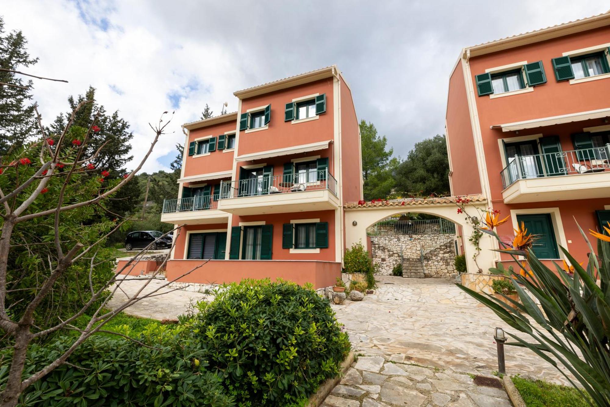 Vivi'S Apartments Agia Efimia Eksteriør billede